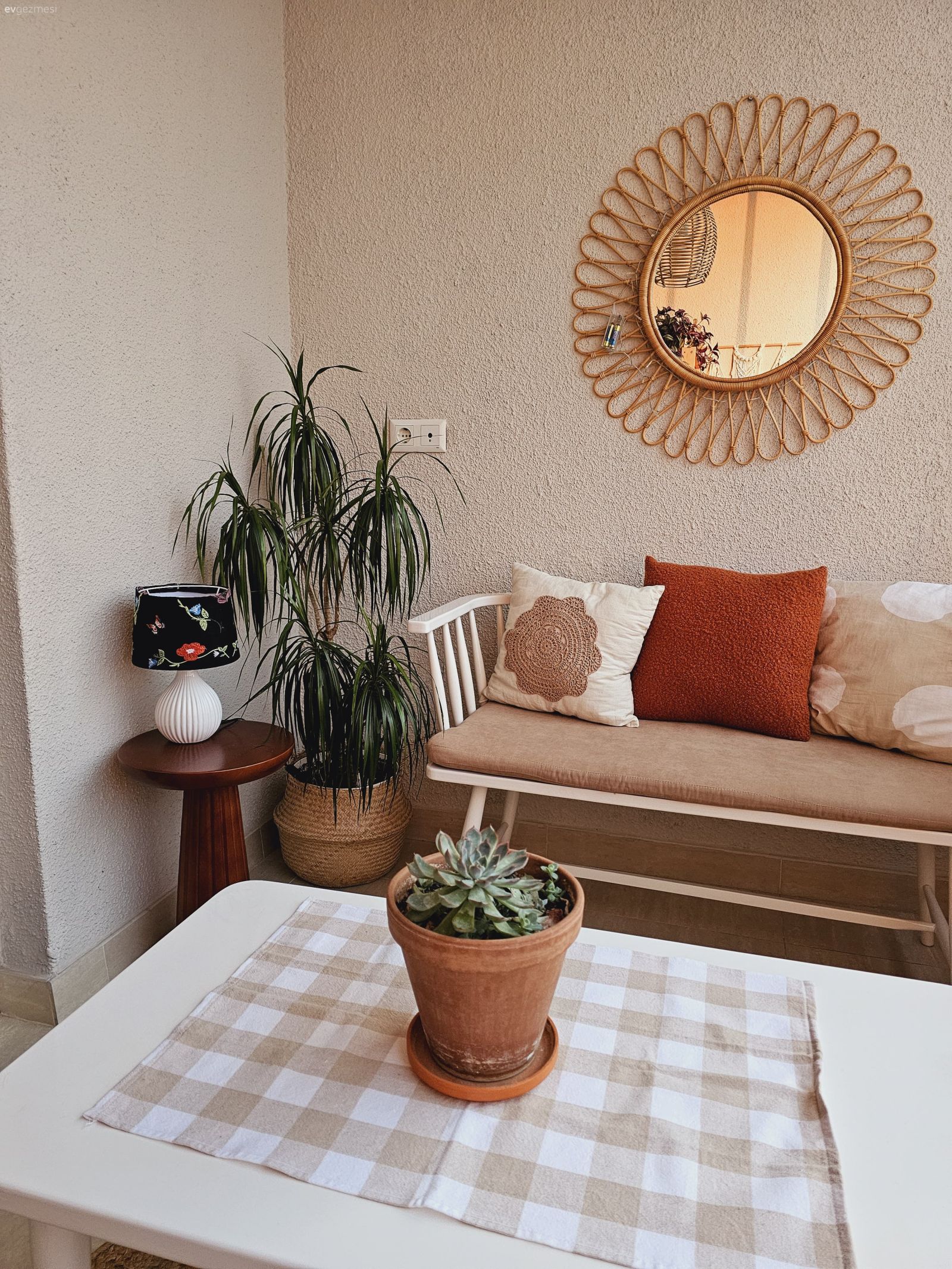 Balkon, Balkon masası, Kırlent, Ev tekstili, Balkon halısı, Jüt halı, Halı