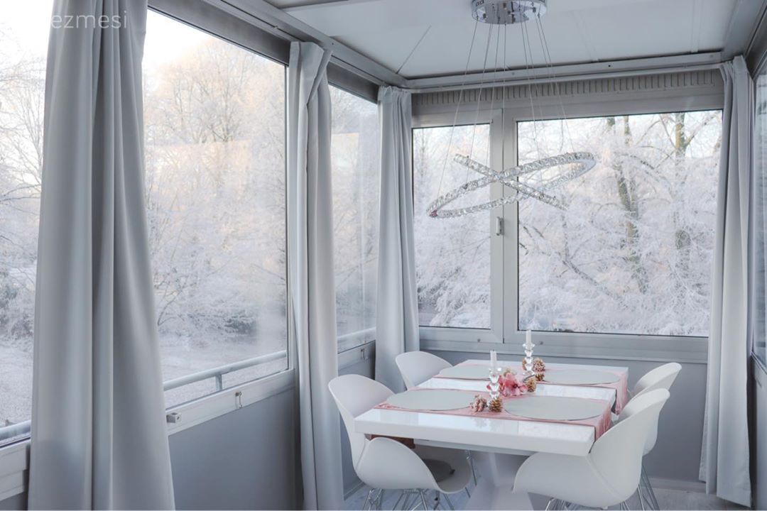 Kış bahçesi, Beyaz, Gri, Yemek masası, Sandalye, Fon perde, Perde