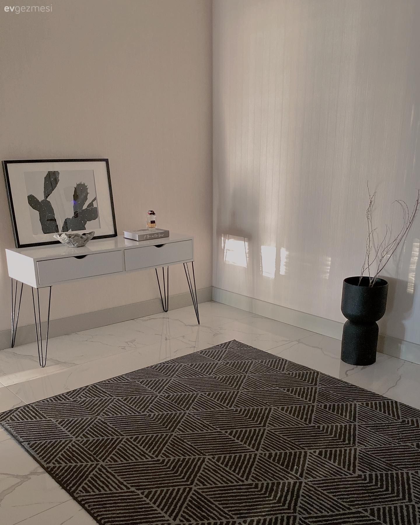 Antre, Dresuar, Tablo, Duvar dekorasyonu, Halı, Vestiyer