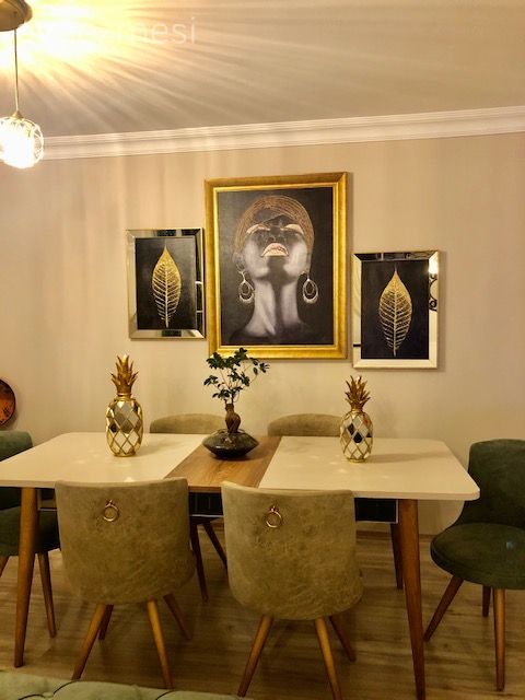 Yemek masası, Sandalye, Yemek Odası, Krem, Kahverengi, Yeşil, Tablo, Duvar dekorasyonu, Avize, Aydınlatma, Vazo, Ev Aksesuar, Çiçekler