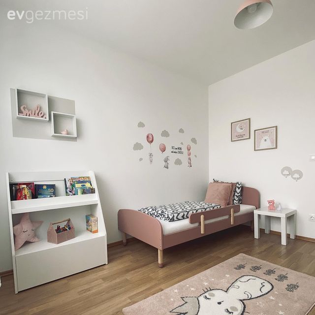 Çocuk Odası, Pudra pembe, Beyaz, Çocuk odası duvar dekorasyonu, Çocuk odası halısı, Dolap, Çerçeve
