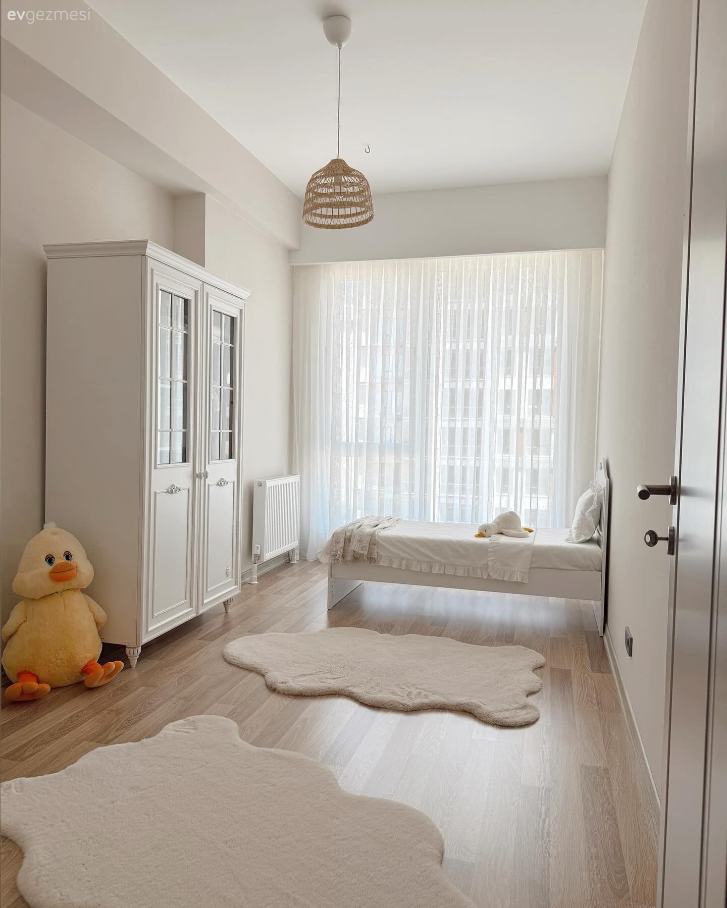 Bu Evin Şıklık Formülünde Beyazın Payı Oldukça Yüksek