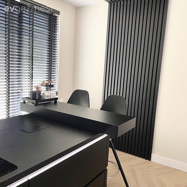 Siyah, Modern, Jaluzi, Duvar çıtalama, Ada mutfak, Mutfak, Sandalye