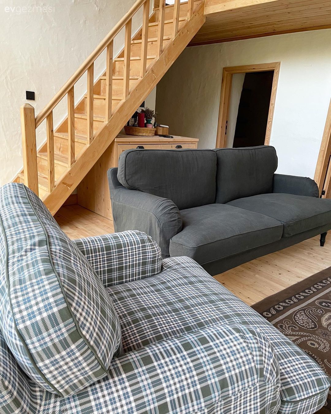 Müstakil Ev, Dubleks evler, Salon, Rustik, Country, Gri, Siyah, Berjer, Koltuk takımı, Ekose desen, Desenler