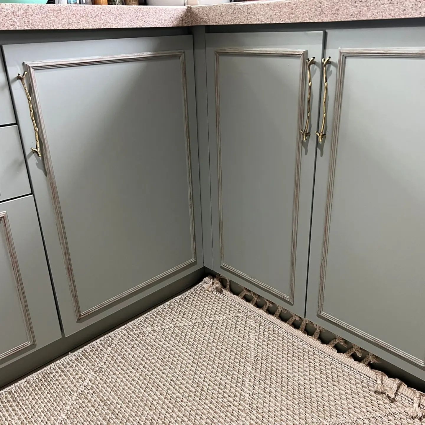 Öncesi&Sonrası: Mint Yeşiline Dönen Bu Mutfağın Kulpları İlgi Çekici!