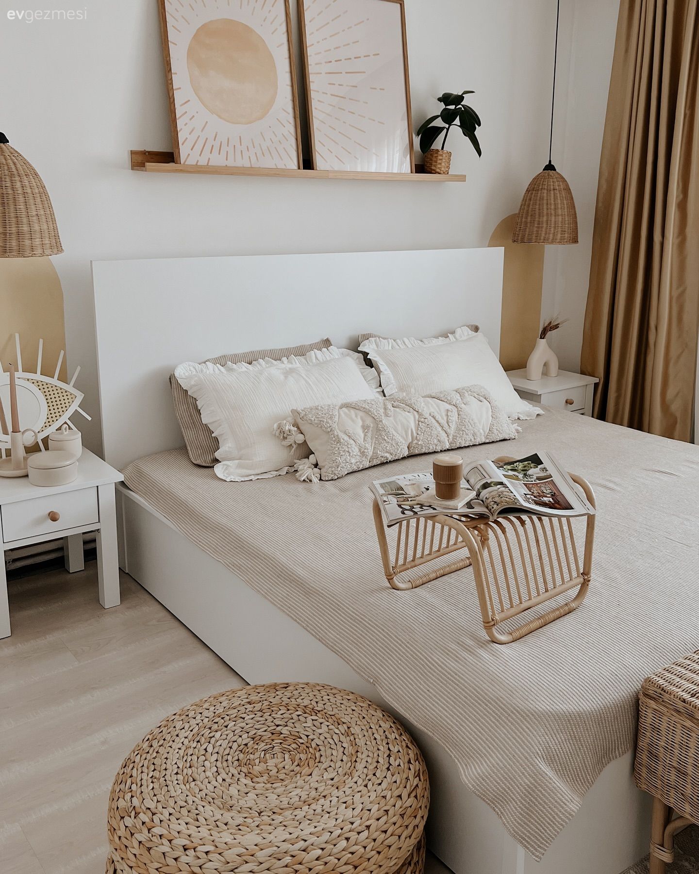 Kubbemsi Kitaplık Bu Salonun Ruhuna Çok İyi Gelmiş