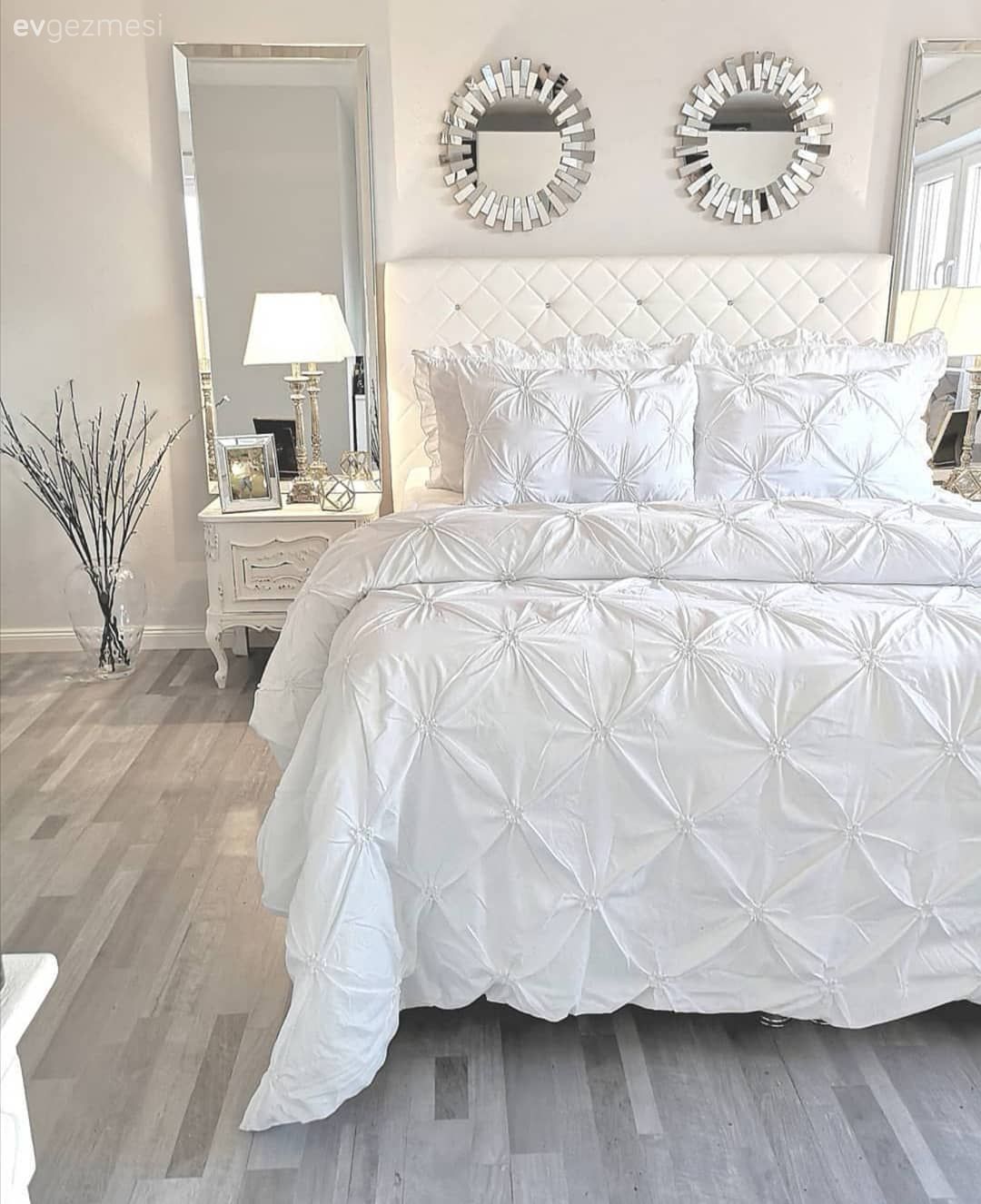 Şık Olmayı Aklına Koyan Bu Evin Göbek Adı Işıltı