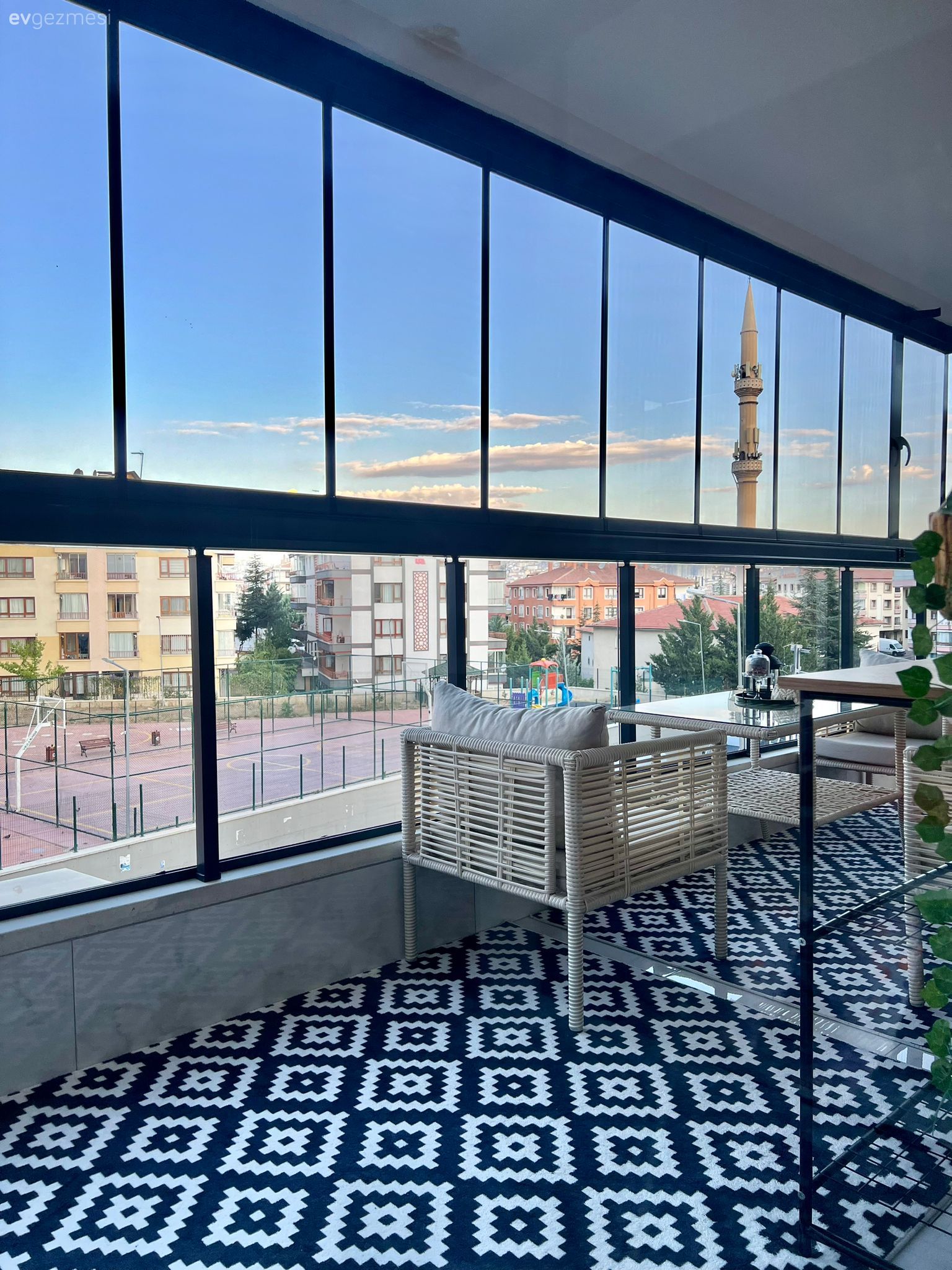 Kapalı balkon, Hasır