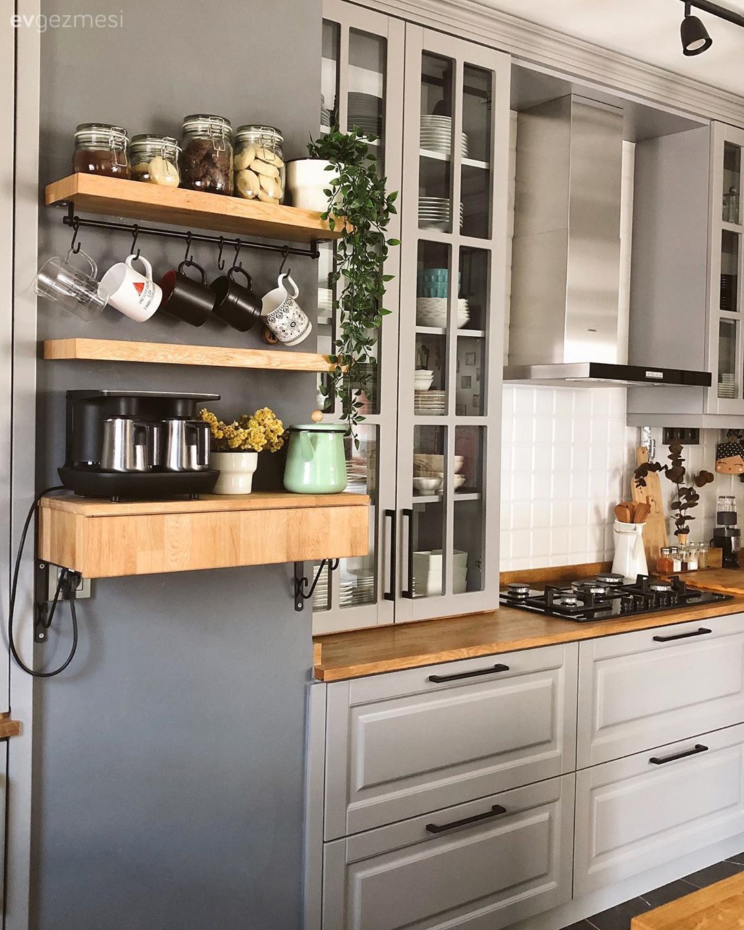 Bu Yalova Evinde Farklı Tarzların Kontrastı Dekora Zenginlik Katmış