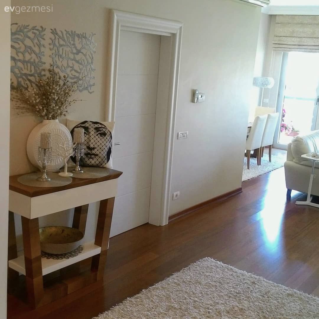 Beyaz, Kahverengi, Dresuar, Dresuar dekorasyonu, Vazo, Ev Aksesuar, Mumluk, Duvar dekorasyonu, Kırlent, Ev tekstili