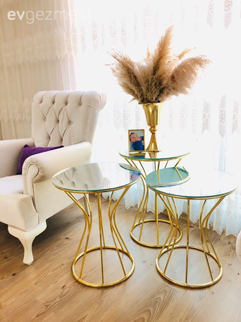 Art Deko Ruhlu Bu Salonda Mor Tüm Cazibesini Konuşturuyor