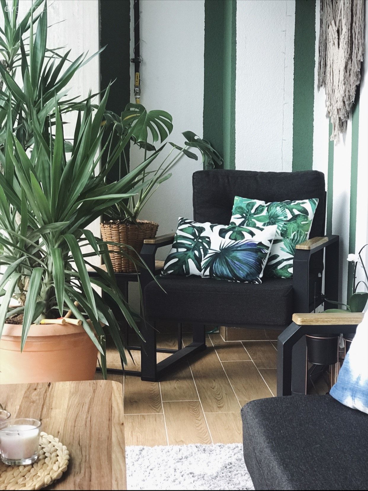 Balkon, Gri, Füme, Yeşil, Beyaz, Balkon duvar dekorasyonu, Balkon masası, Balkon oturma grubu, Ev bitkisi