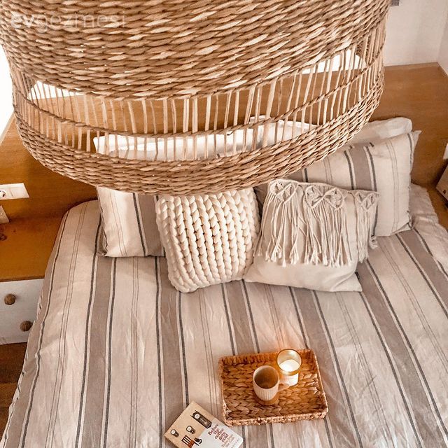 Yatak Odası, Beyaz, Gri, Yatak başlığı, Hasır avize, Tablo, Duvar dekorasyonu, Yatak odası duvar dekorasyonu, Krem, Bej