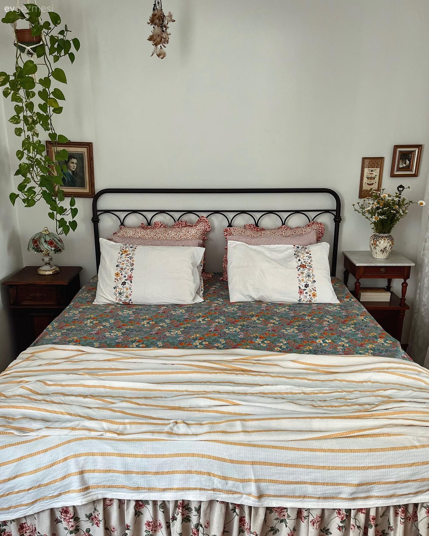 Bu İstanbul Evinin Özgün Ruhu Duvarlardaki Etaminlerden Anlaşılıyor!