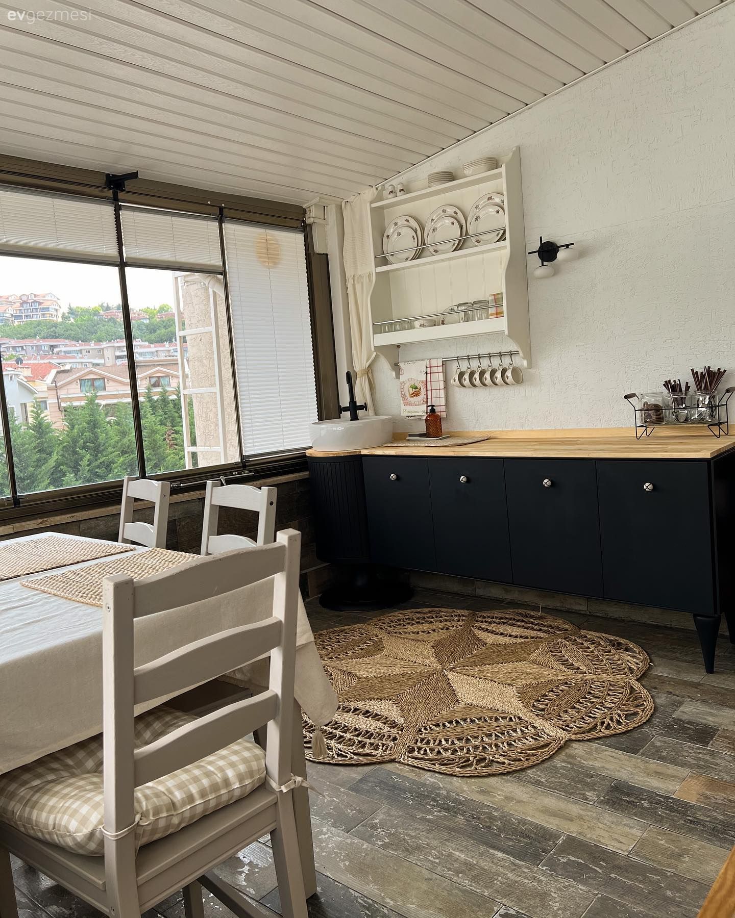 Bu Teras Mutfağının Ortaya Çıkmasında Eski Konsolun Payı Büyük!