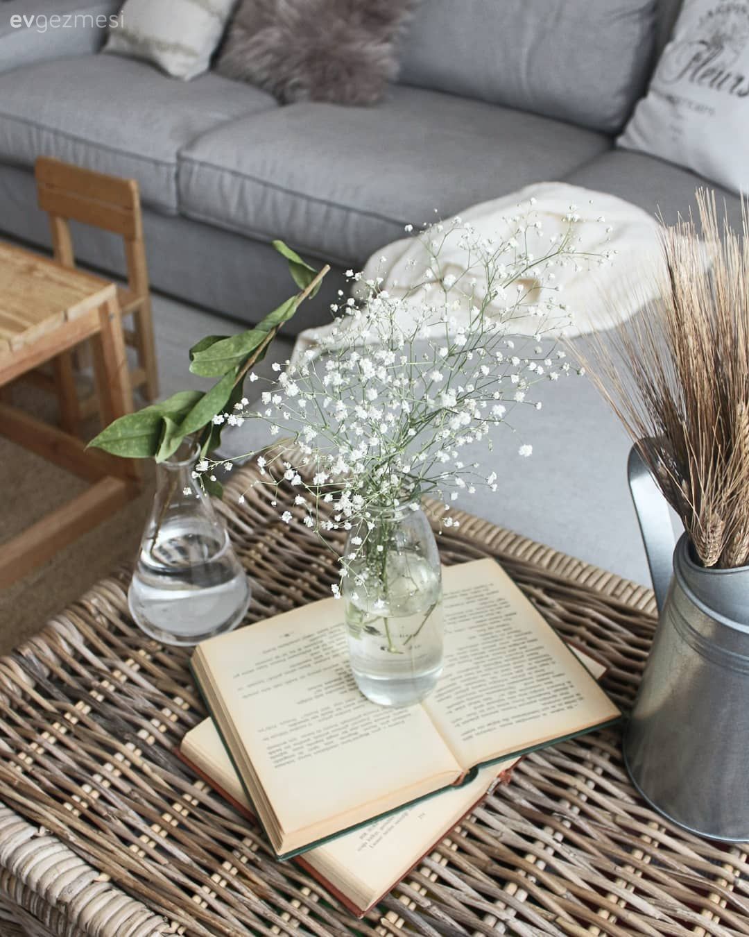 Hasır sepet, Vazo, Ev Aksesuar, Yapay çiçekler, Köşe koltuk, Koltuk takımı, Gri, Salon