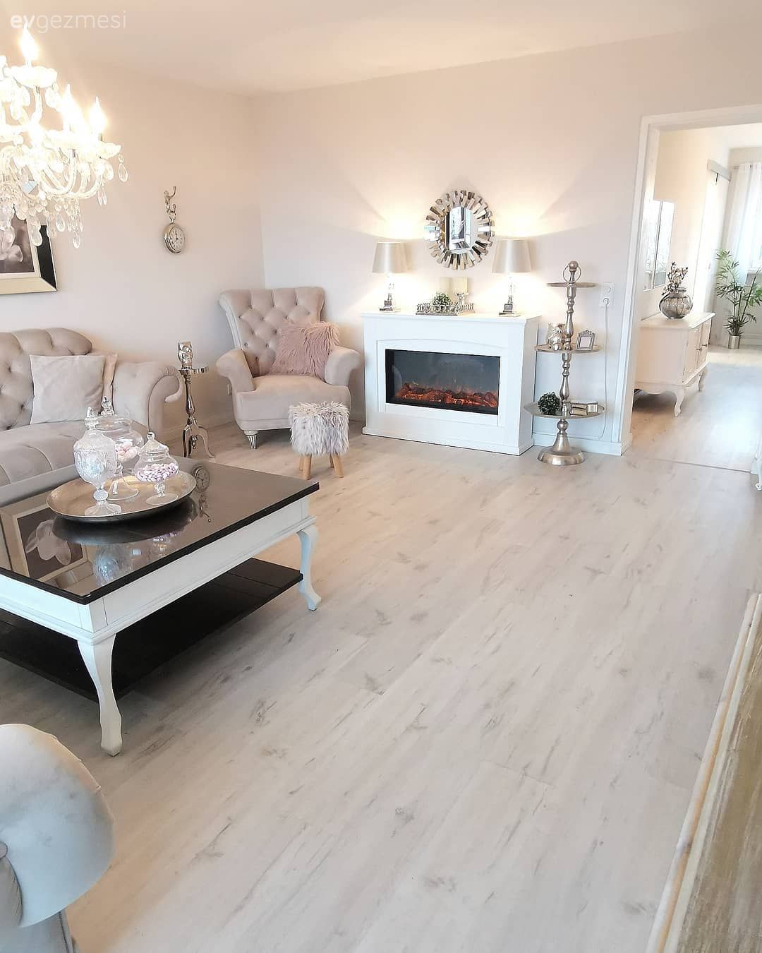 Şık Olmayı Aklına Koyan Bu Evin Göbek Adı Işıltı