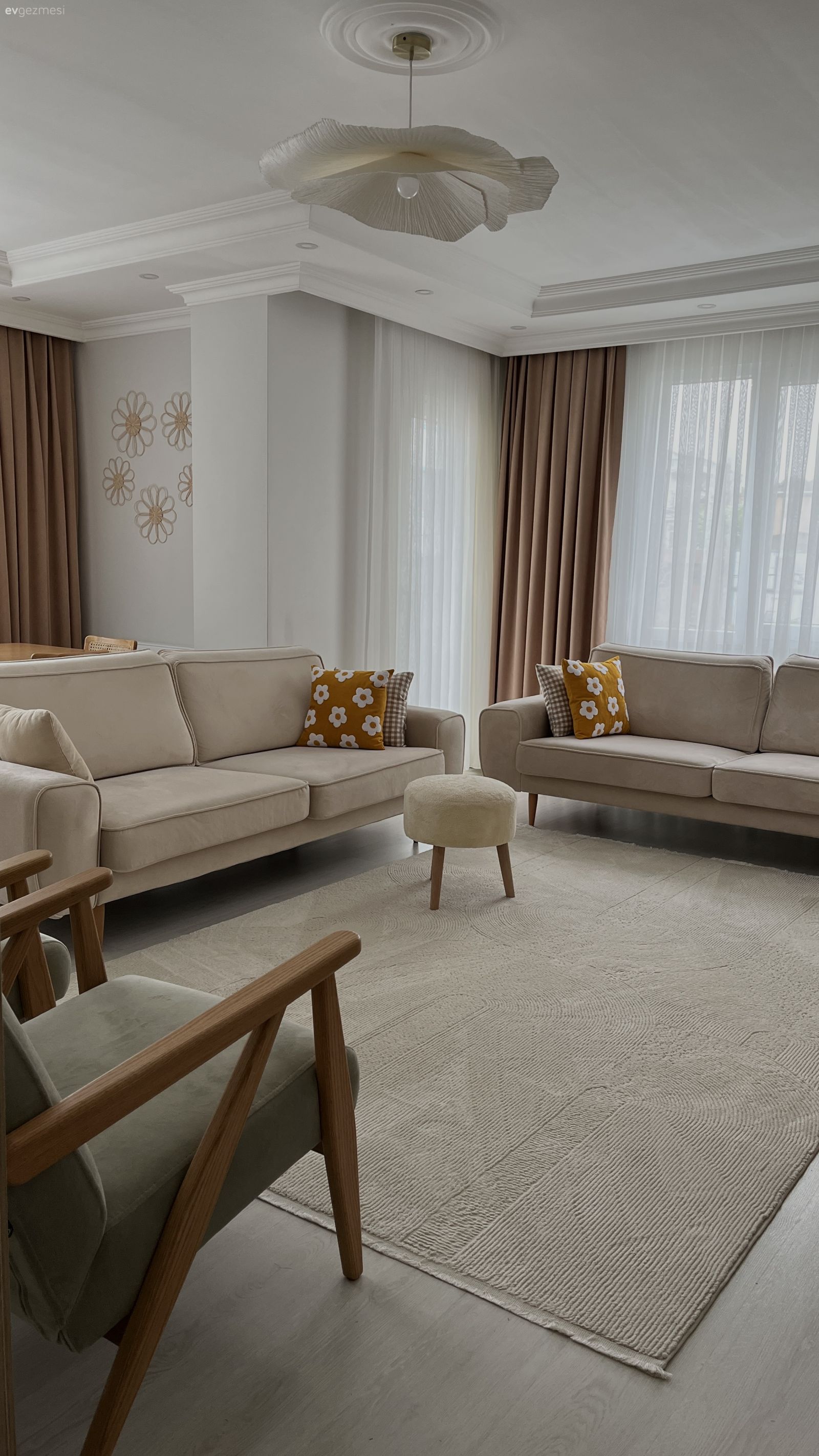 Bu Salonda Koltuk Takımındaki Uyum Her Şeye Yansımış