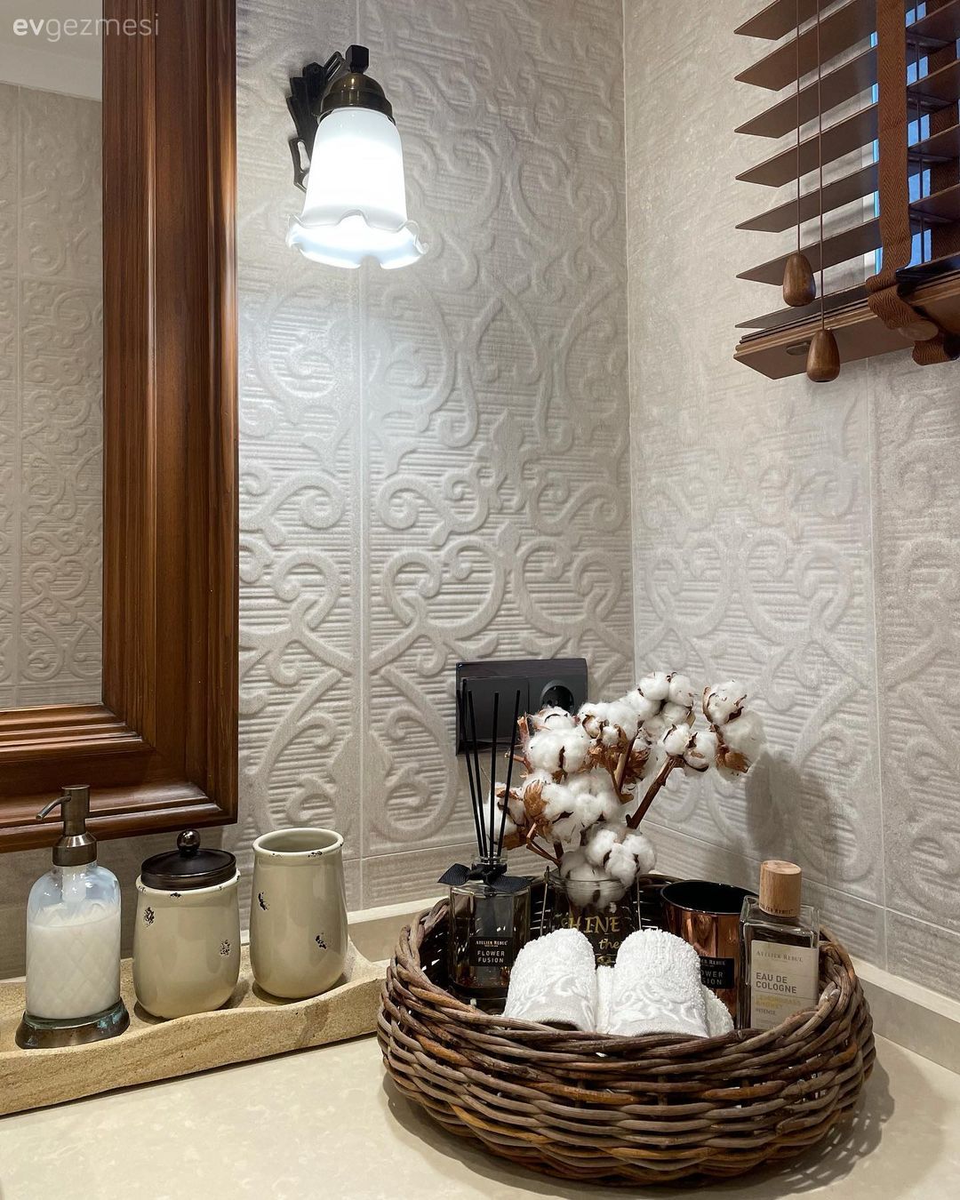 Banyo, Banyo aynası, Banyo aksesuarları