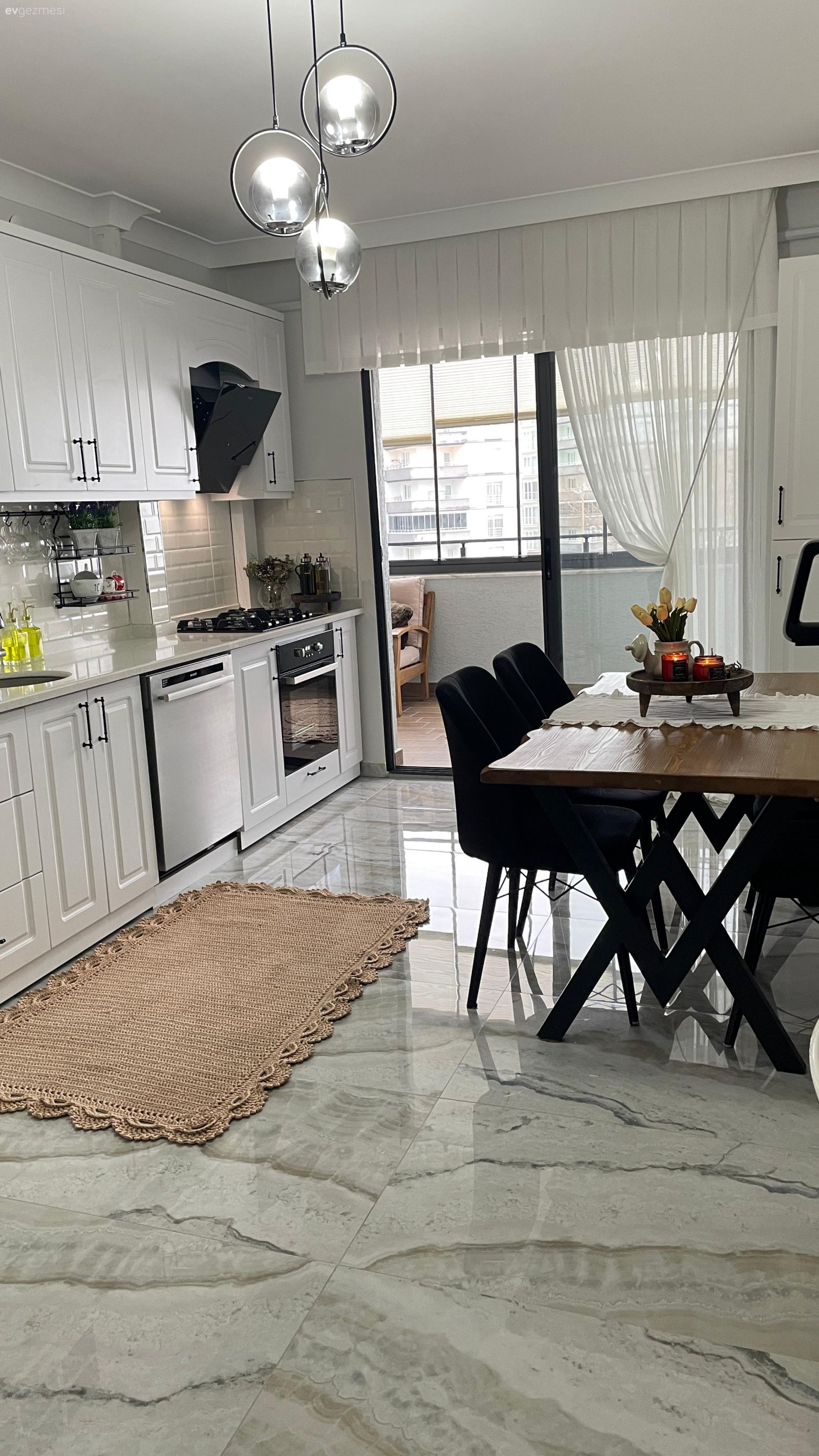 Bu Bayburt Evinde Farklı Tarzların Geçişine İzin Verilmiş