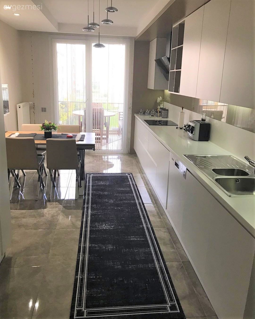 Mutfak, Modern mutfak, Beyaz mutfak, Gri, Vizon, Mutfak tezgahı, Mutfak tezgah arası, Mutfak halısı, Mutfak masası, Sandalye, Mutfak Avize Modelleri