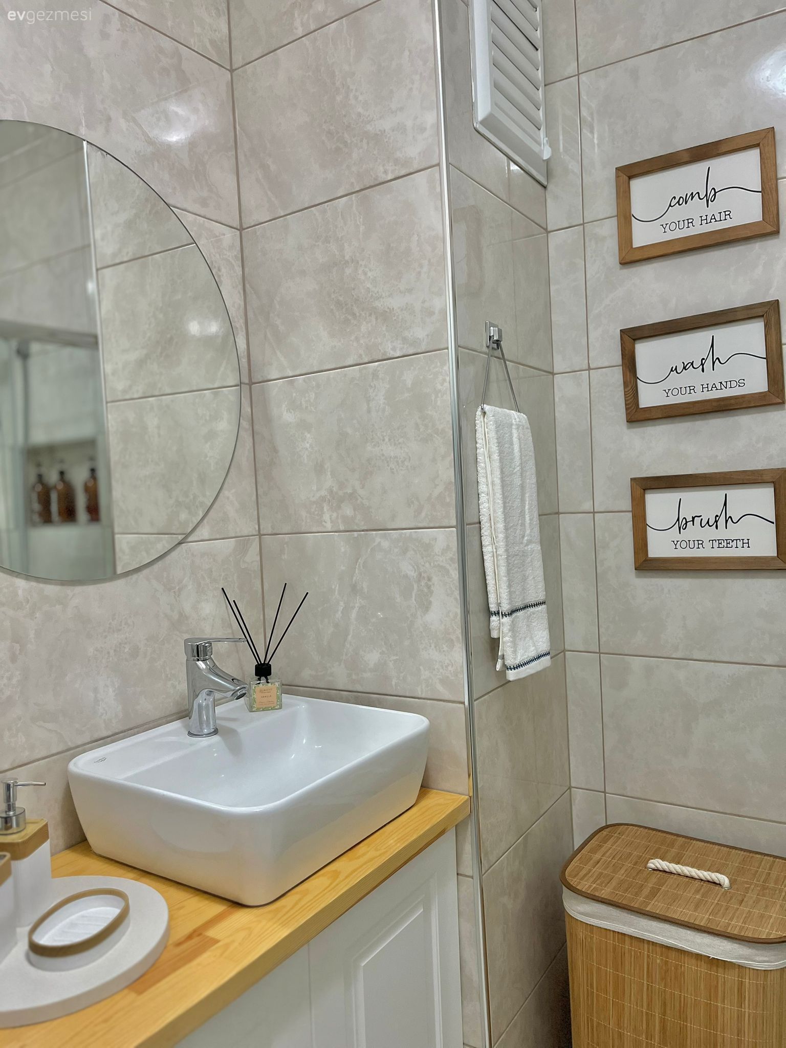 Beyaz ve Ahşap Birlikteliği Bu Evin Temel Kriteri