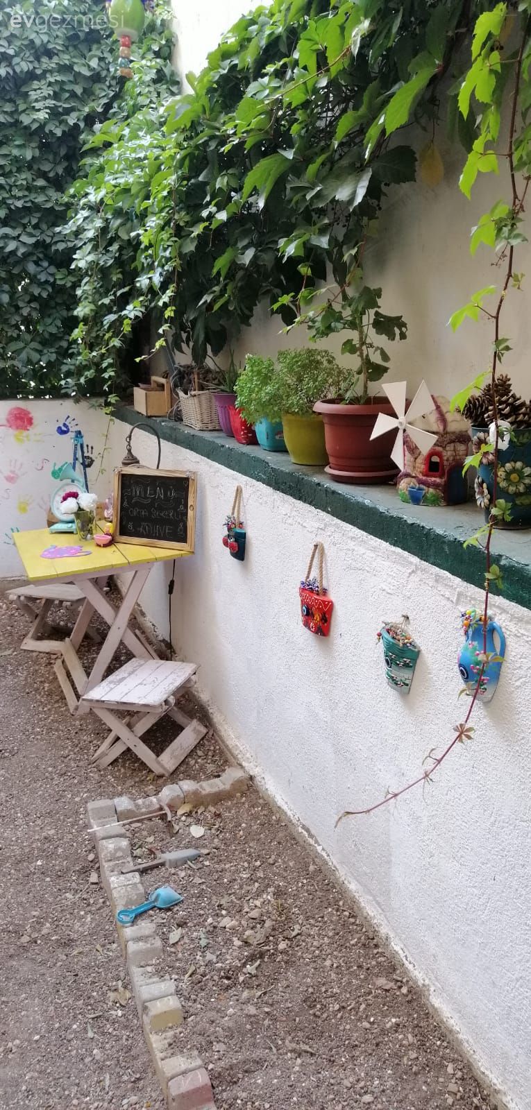 Bahçe Dekorasyonu: Mobilya ve Aksesuarlarla Güzelleşen Bahçeli Evler