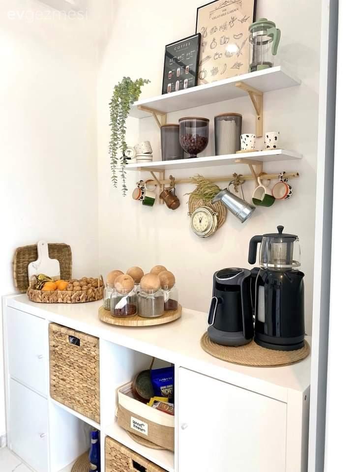 Beyaz ve Siyah Uyumu Bu Çanakkale Mutfağını Ele Geçirmiş!