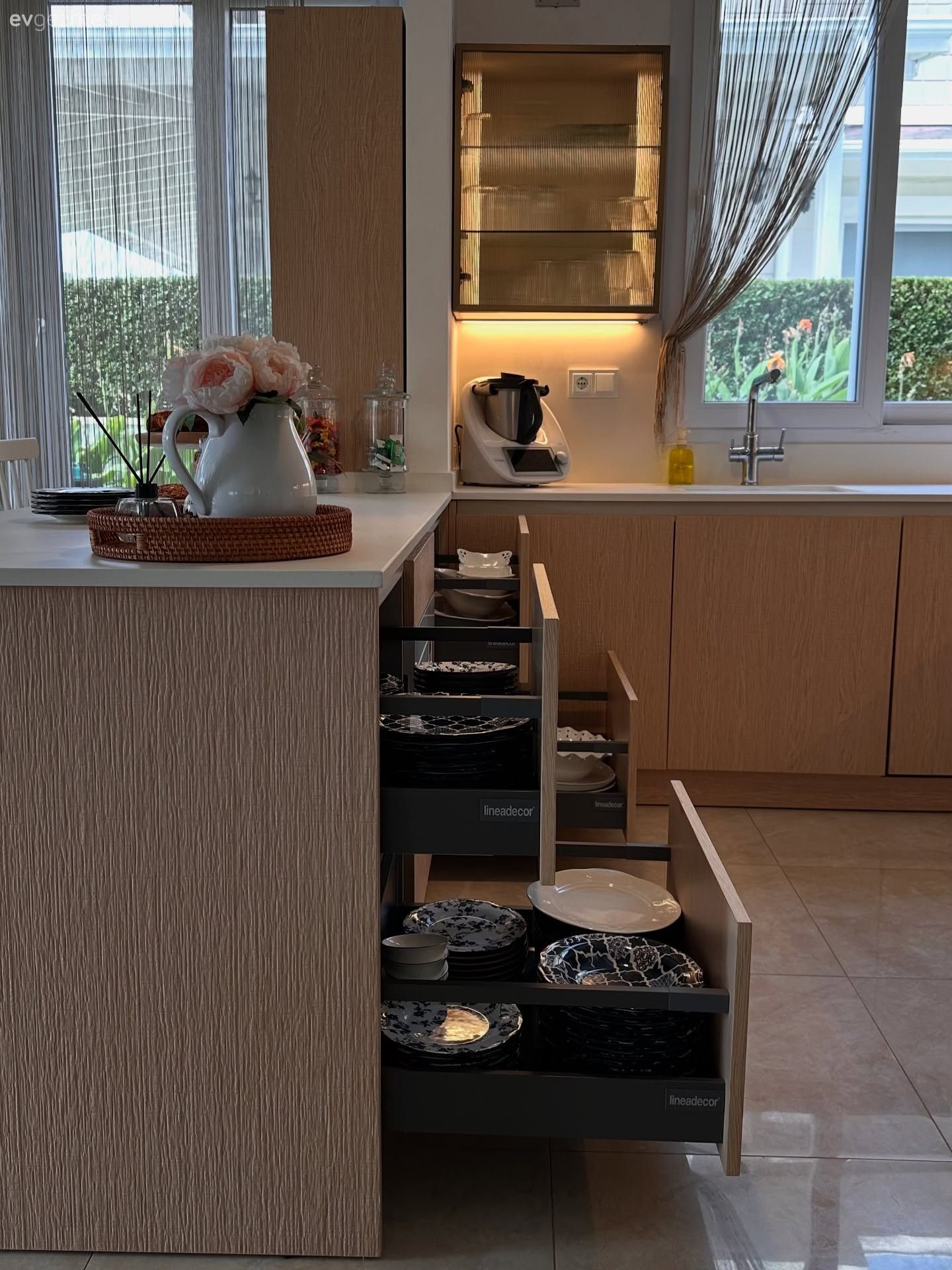 Amerikan Bu Mutfaklı Bu Dekorda Modern Esintiler Sıcak Şekilde