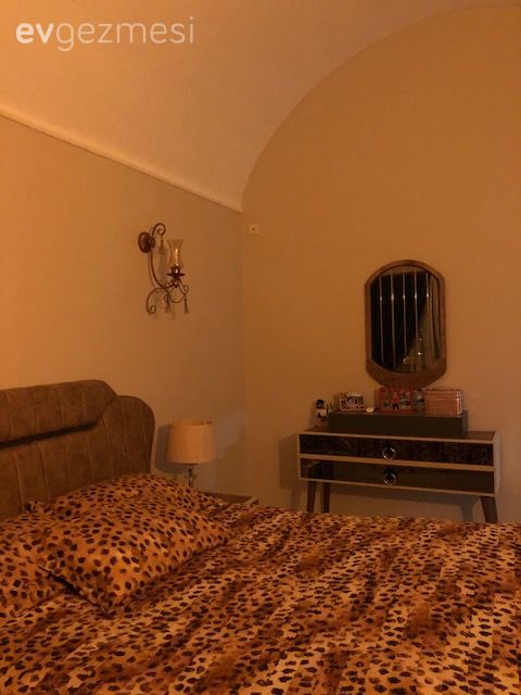 Yatak Odası, Siyah, Beyaz, Fon perde, Perde, Vizon, Aplik, Aydınlatma, Komodin