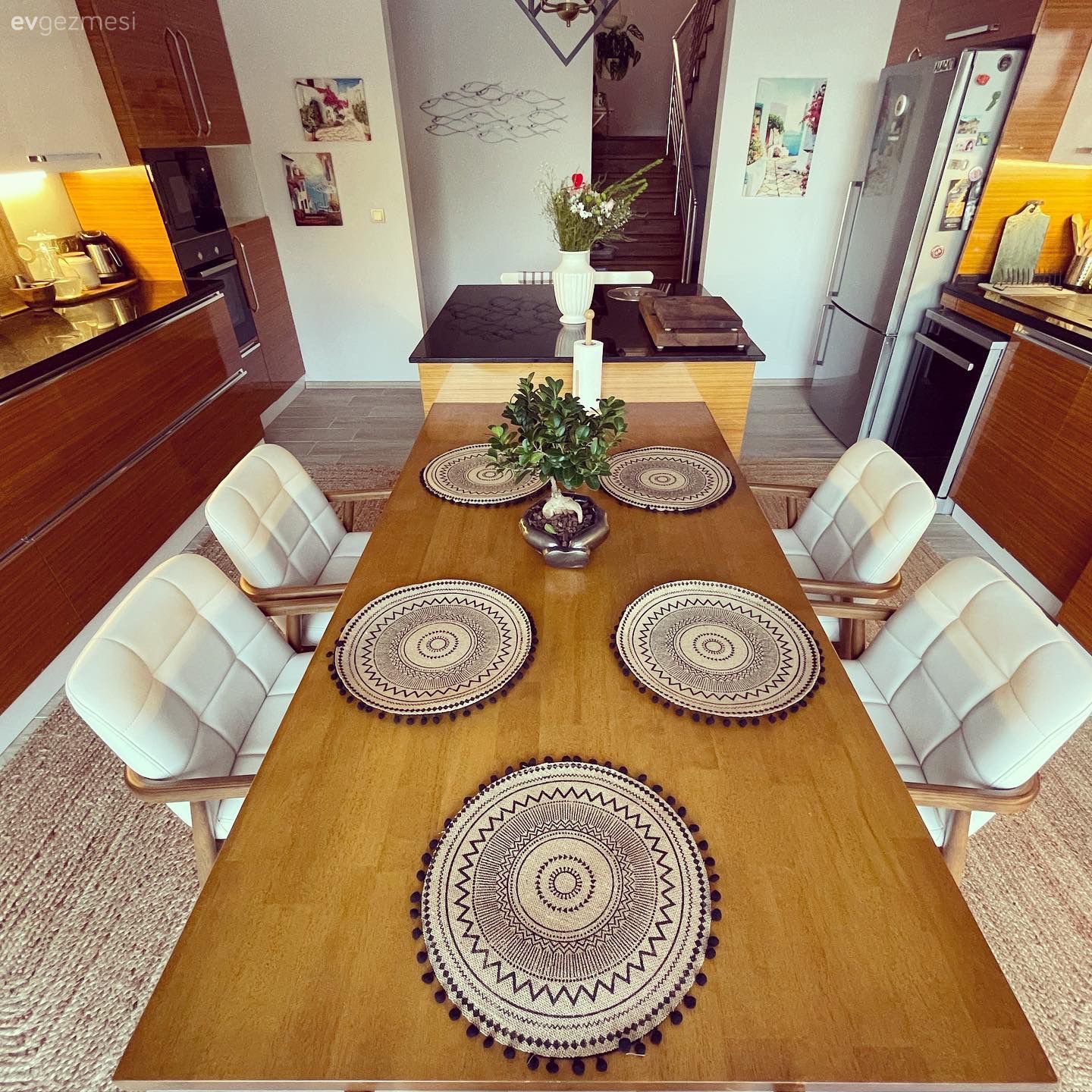 Doğa Ananın Kucağındaki Bu Urla Evi Doğal Olana Meyilli!