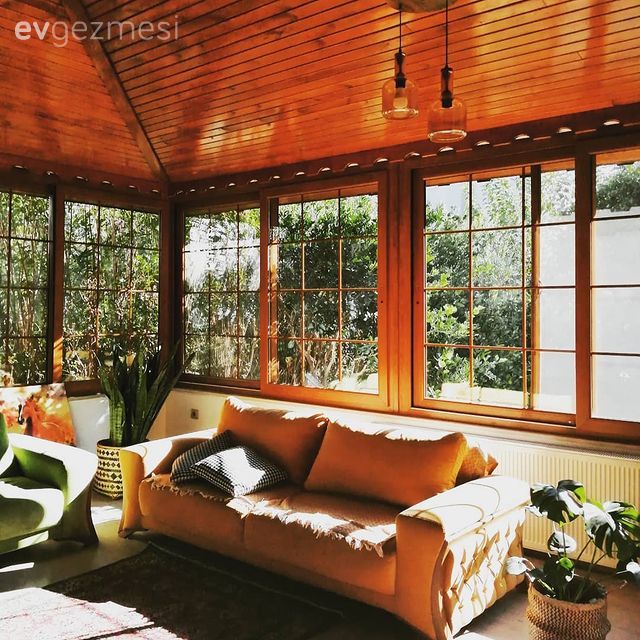 Müstakil Ev, Salon, Yeşil, Tavan dekorasyon, Duvar rafı, Duvar dekorasyonu, Tablo, Halı, Salon halısı, Turuncu, Ev bitkisi