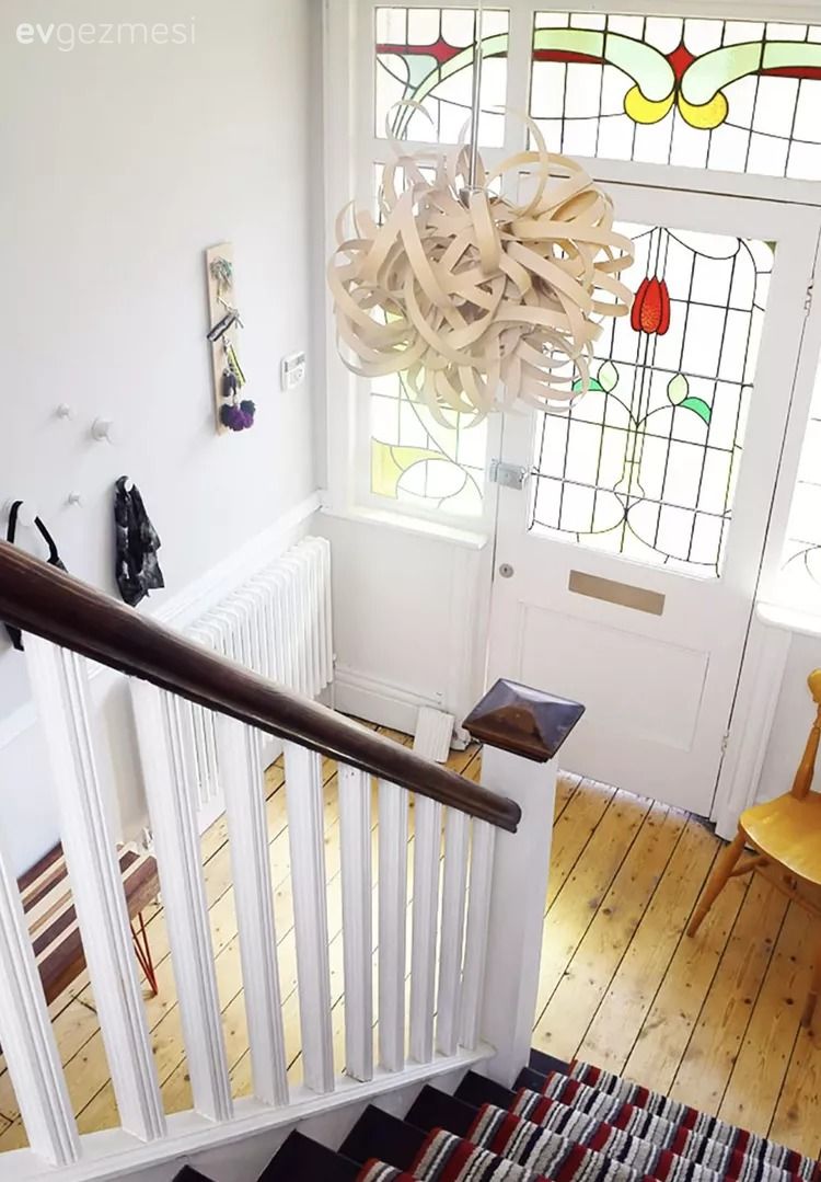 Farklı Odalara Çok Yakışan 15 Vitray Pencere Modeli