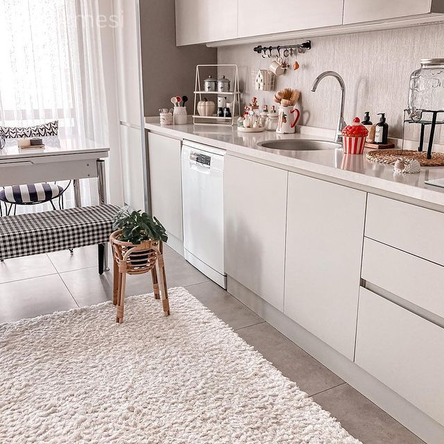 Bu Bohem Evde Hasır ve Ahşabın Farklı Formlarına Çokça Yer Verilmiş