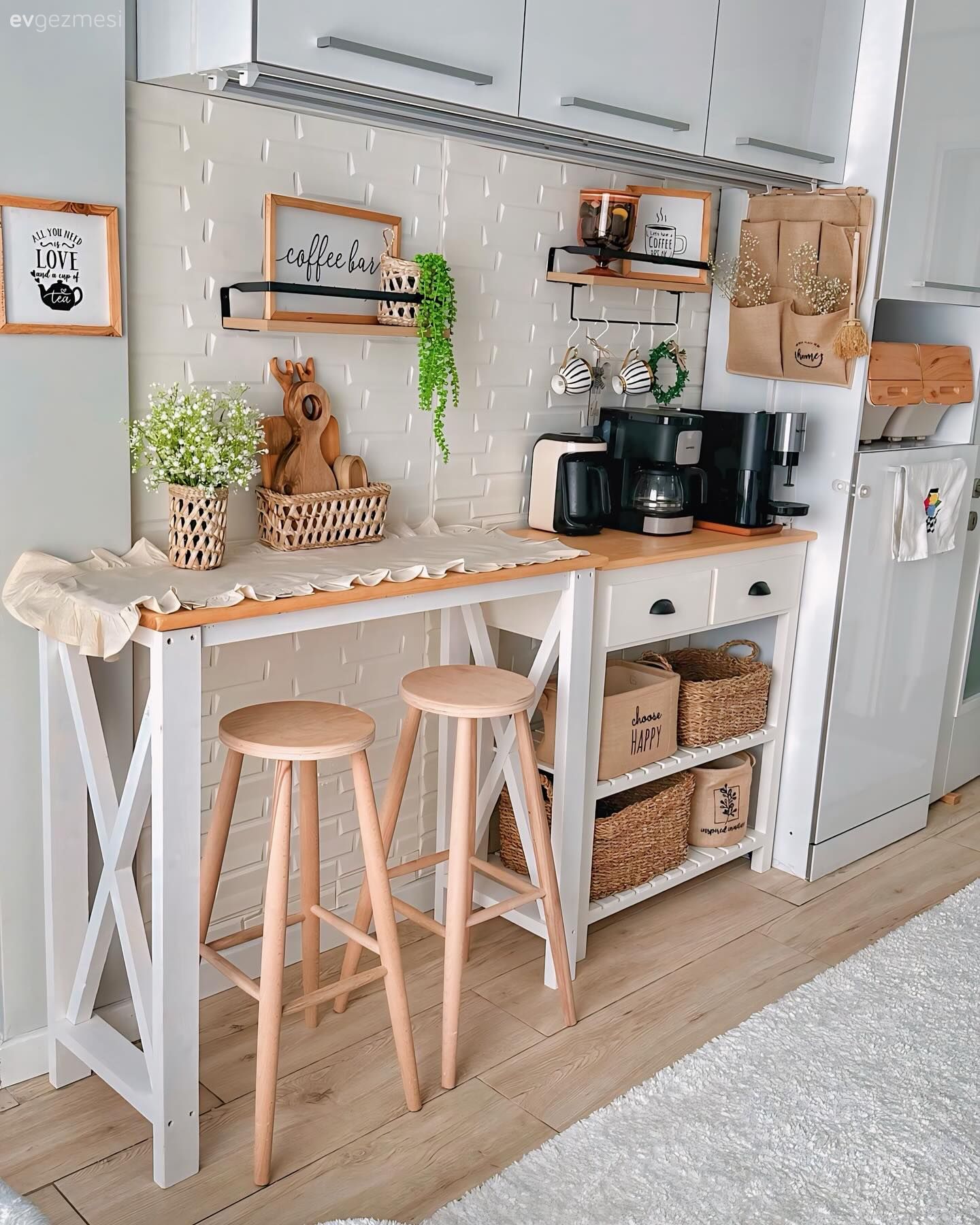 Bu Ferah Mutfakta Keyfine Düşkün Alan Kahve Köşesi!