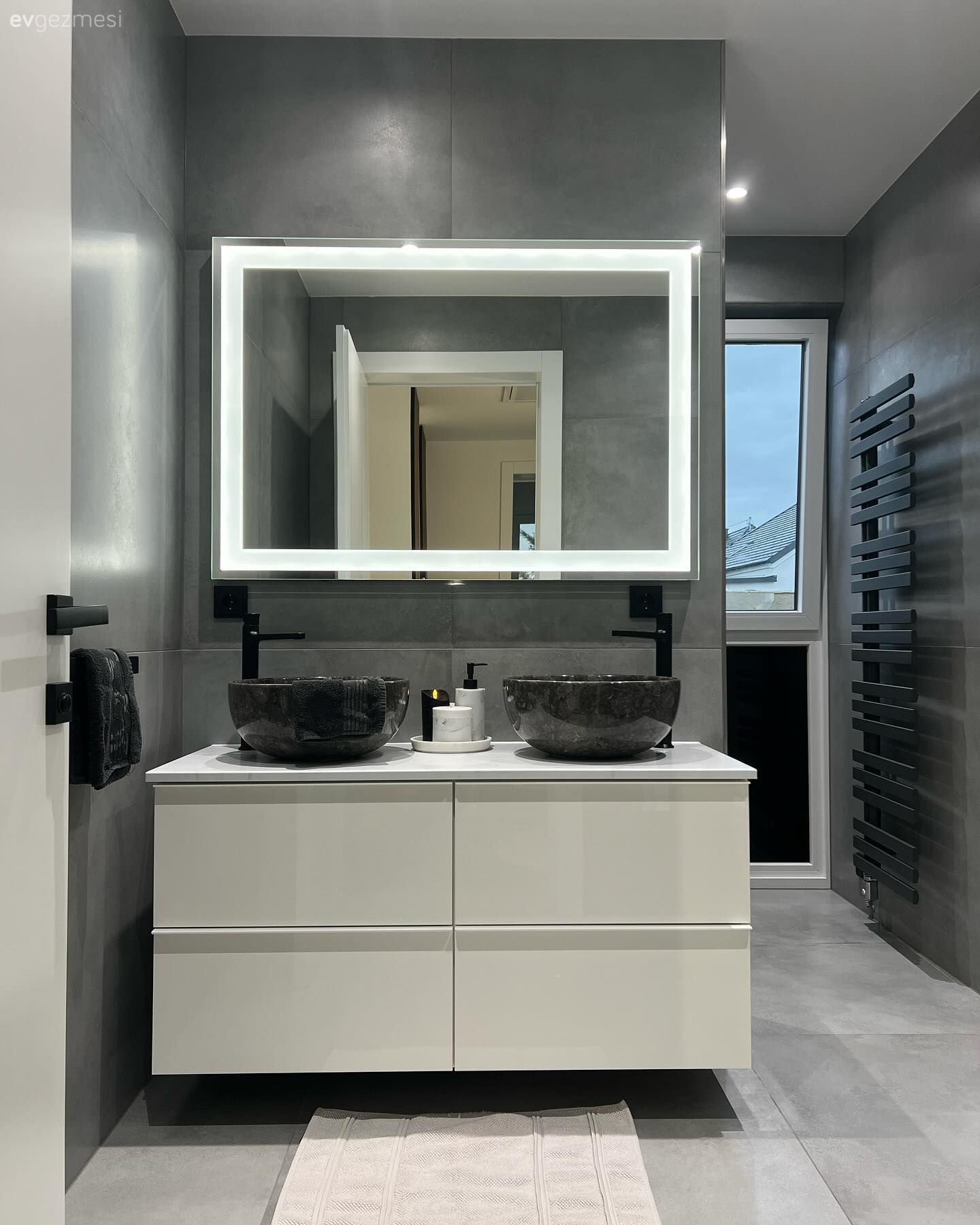 Bu İskandinav Ruhlu Evde Sade Tasarımlar Pek Seviliyor!