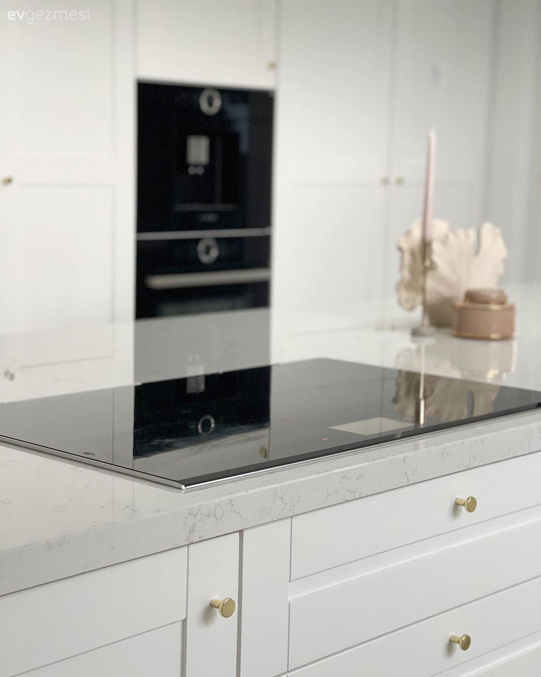 Mutfak, Beyaz, Beyaz mutfak, Modern mutfak, Ada mutfak, Ankastre, Ekstra mutfak dolabı, Cam Ankastre