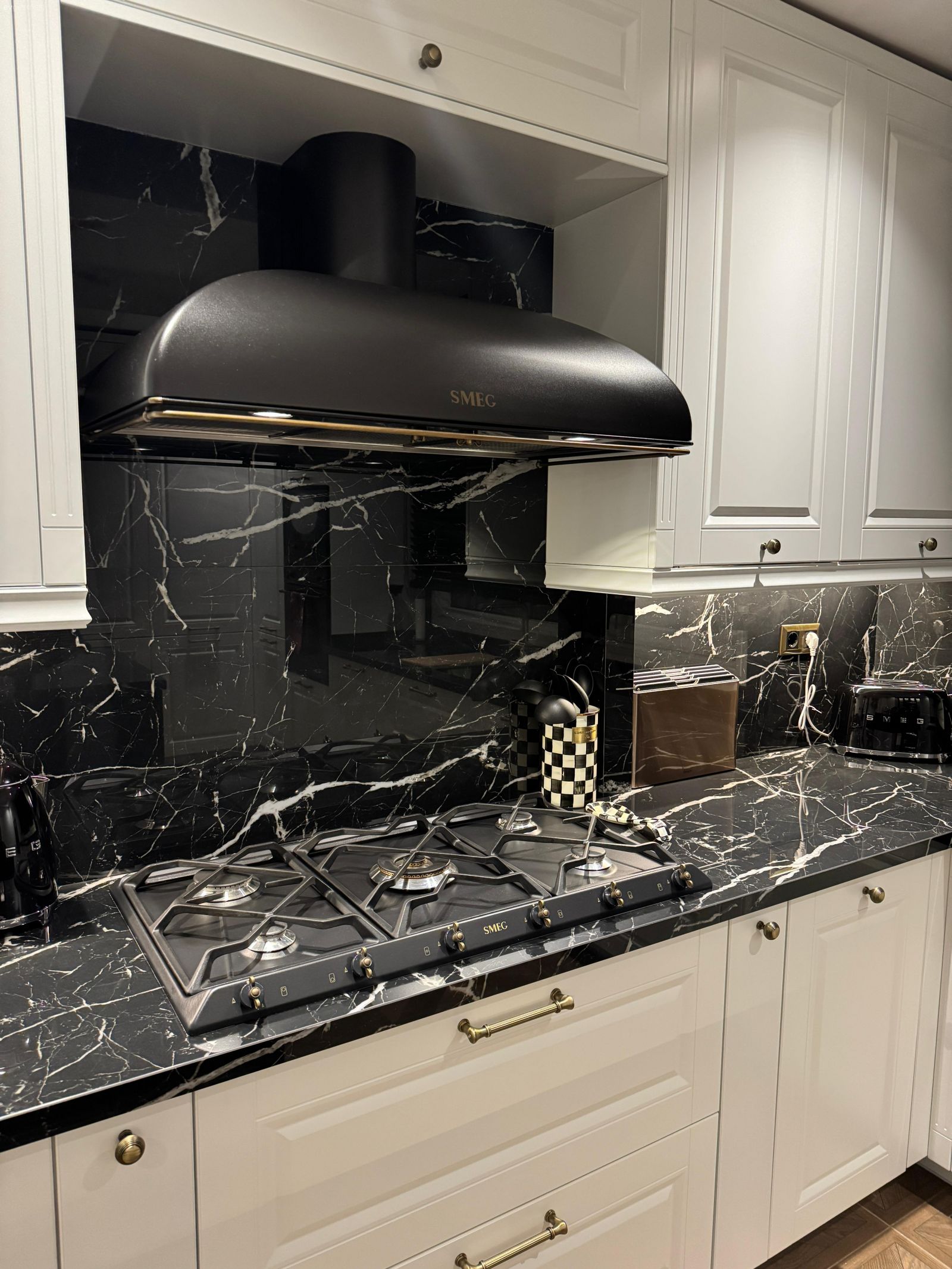 İddialı Tasarımlar ve Zamansızlık: İstanbul'dan Zarif Bir Ev