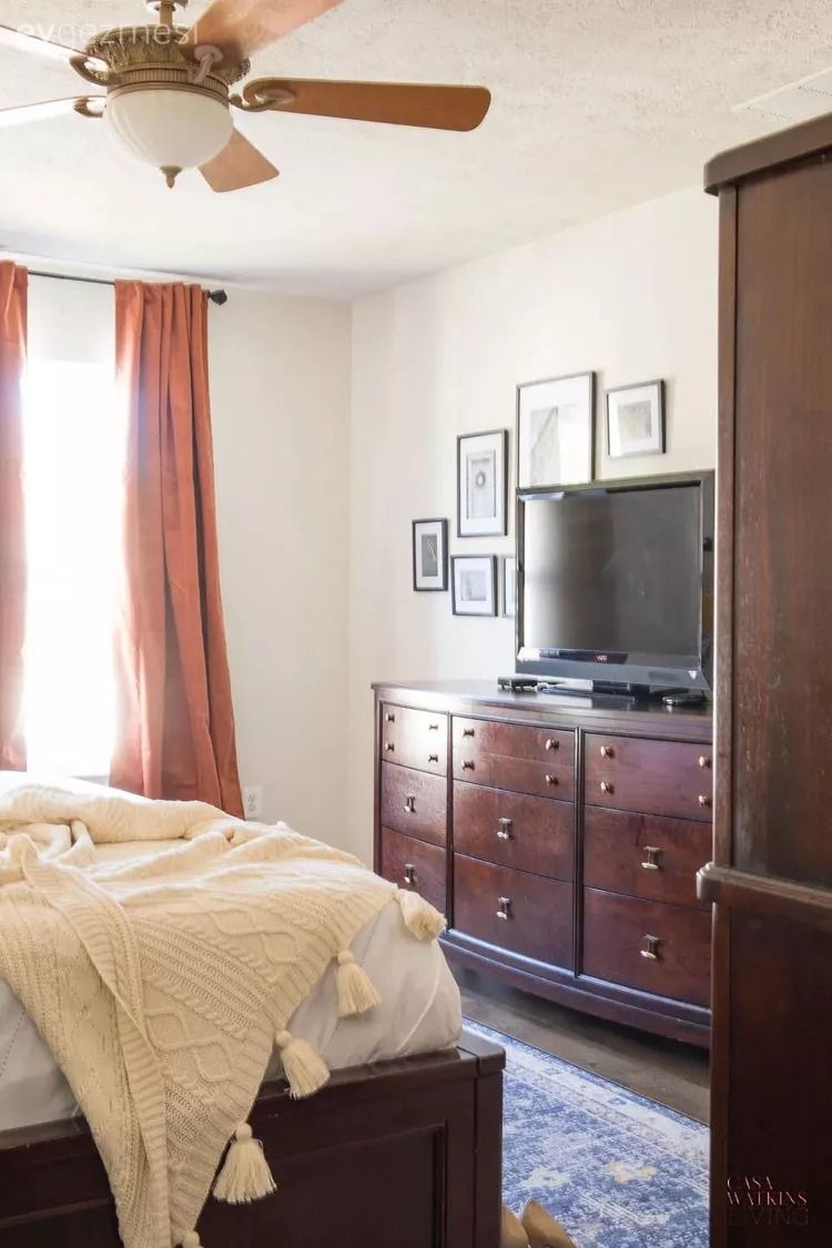 Yatak Odasında TV Nereye Yerleştirilmeli: 4 Fikir ve İpucu