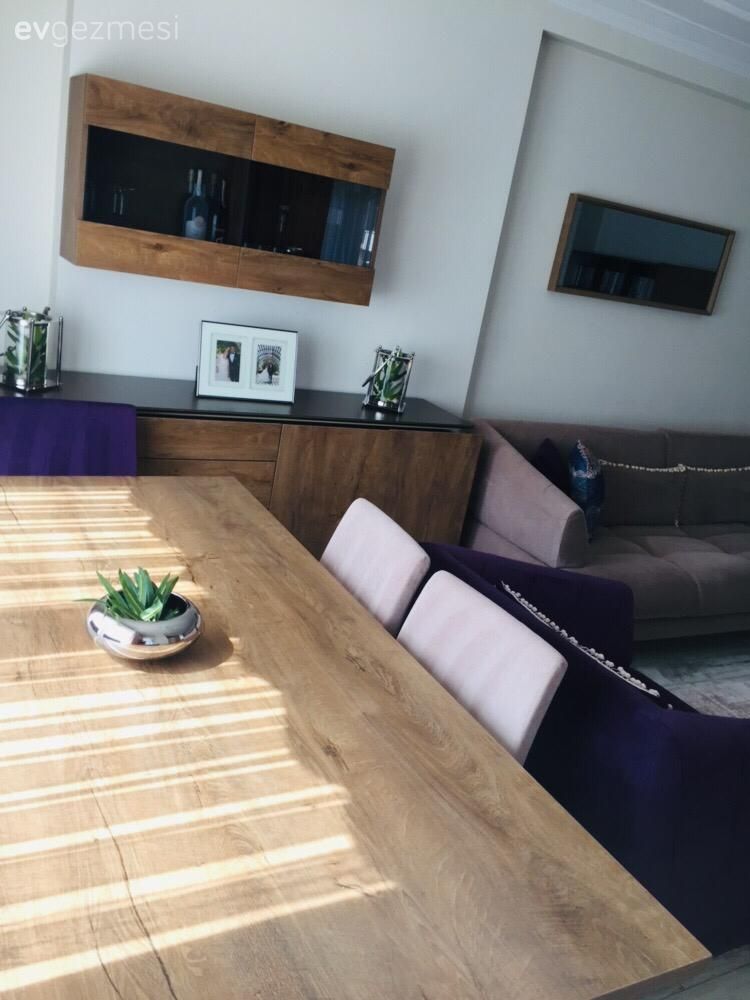 Yemek Odası, Ahşap Mobilya, Yemek masası, Sandalye, Konsol, Konsol üzeri dekoratif objeleri