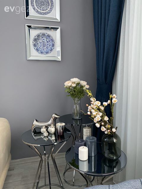 Yan sehpa, Sehpa, Metal ayaklı sehpa, Vazo, Ev Aksesuar, Dekoratif Objeler, Fon perde, Perde, Tül perde