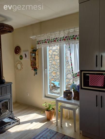 64 Metrekarelik Bu Köy Evi Uzun Yılları Süsleyen Hayalin Somut Eseri!