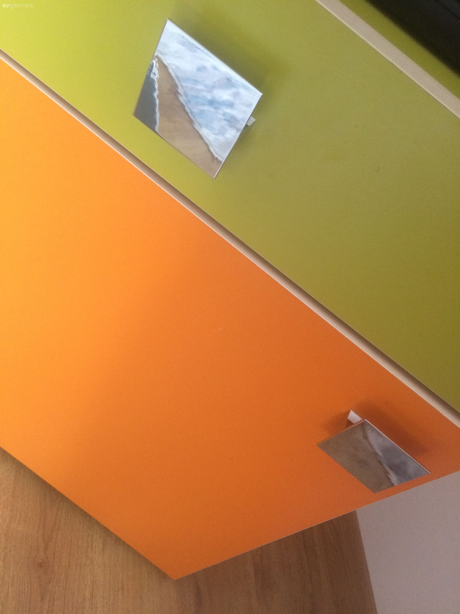 Bu dolabımı beyaza boyamak istiyorum sizce hangi boyayla boyayabilirim