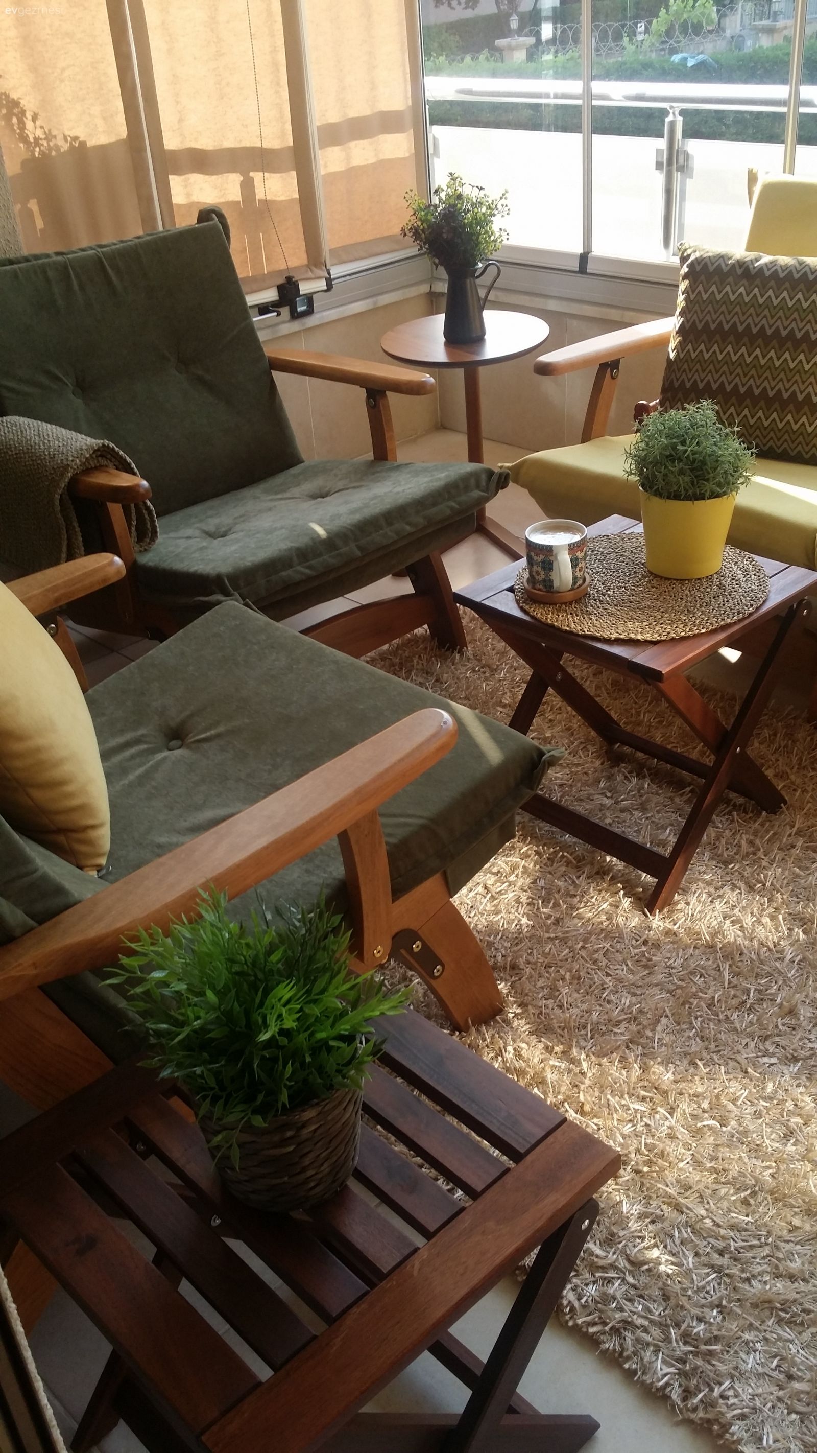 Balkon, Yeşil, Sarı