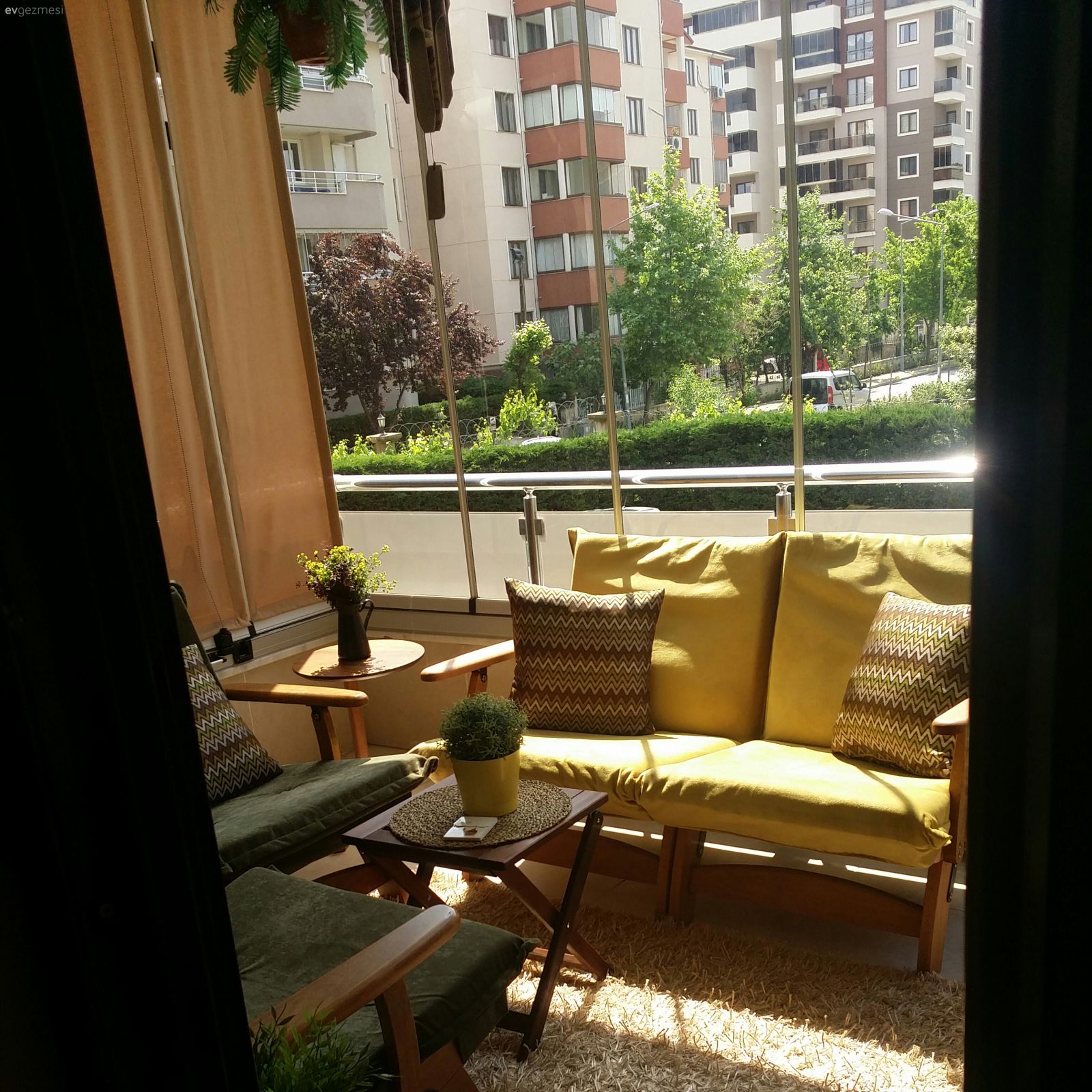 Balkon, Yeşil, Sarı