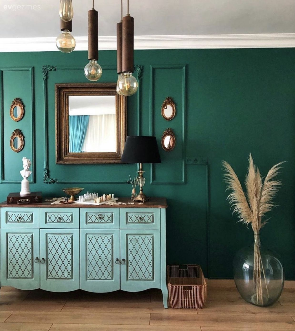 Yeşil duvarlı Ev devamı