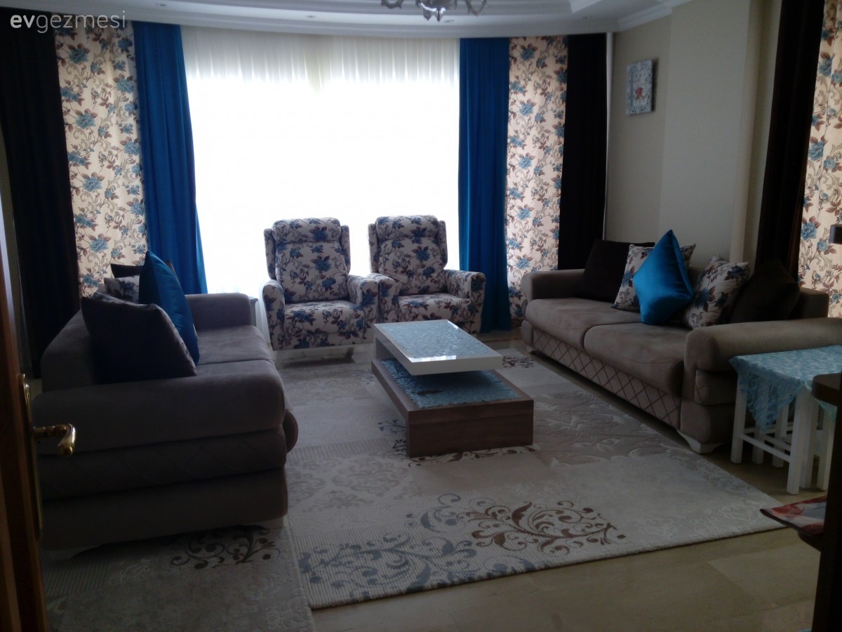 Alanya'daki yazlık evimin salonu