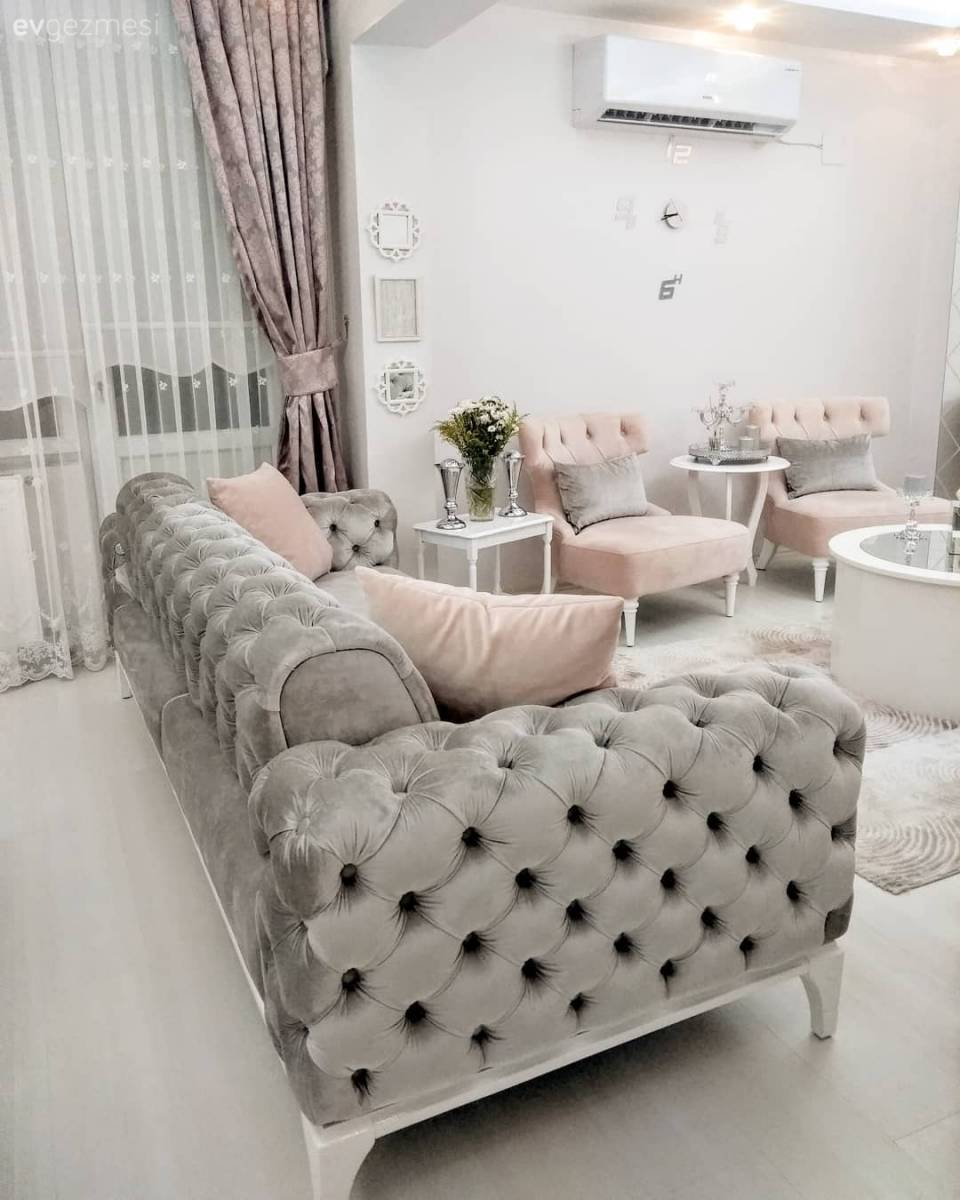 Bu göz alıcı evin dekoru klasiğe modern bir yorum getiriyor. 