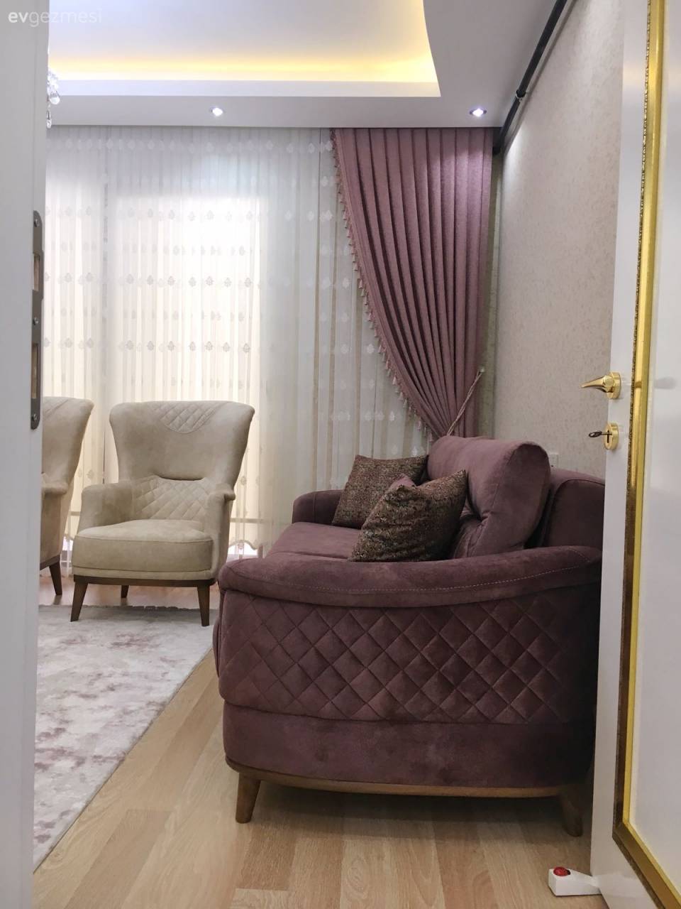 Bu göz alıcı İzmir evinin her detayı, mükemmeliyetçi ev sahiplerini ele veriyor.