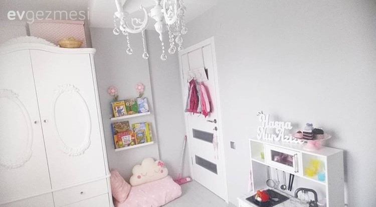 Fatima hanımın her odasında farklı stille, ferah ve şık evi..